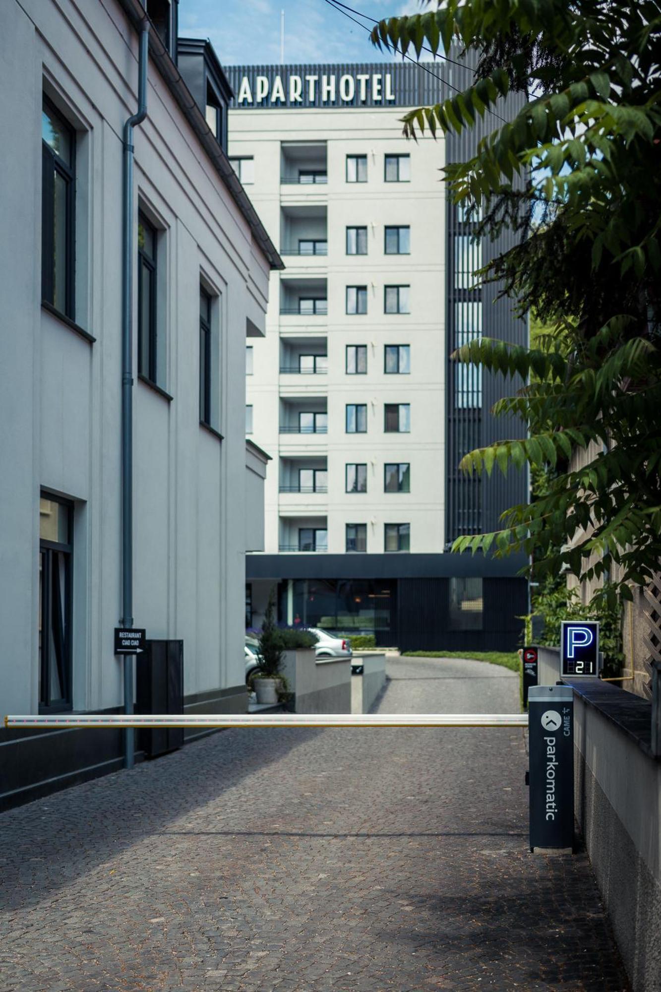 แอตลาส อพาร์ตโฮเทล Hotel เปียตราเนียมซ์ ภายนอก รูปภาพ