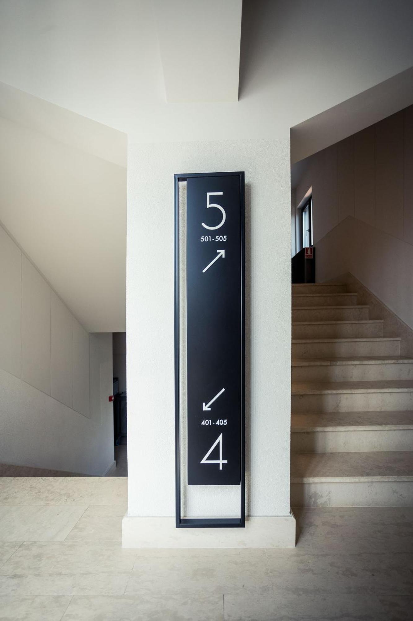 แอตลาส อพาร์ตโฮเทล Hotel เปียตราเนียมซ์ ภายนอก รูปภาพ